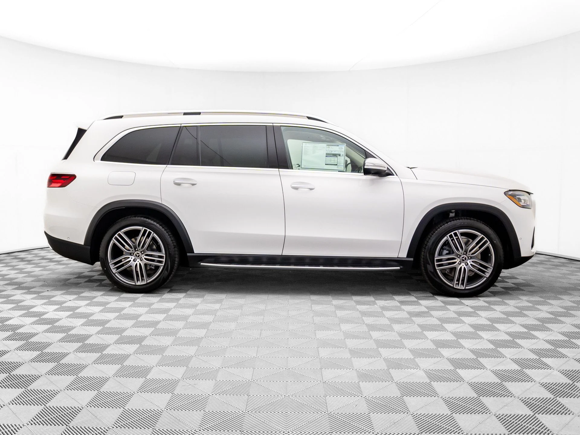 New 2026  Mercedes-Benz GLS 450 image 6