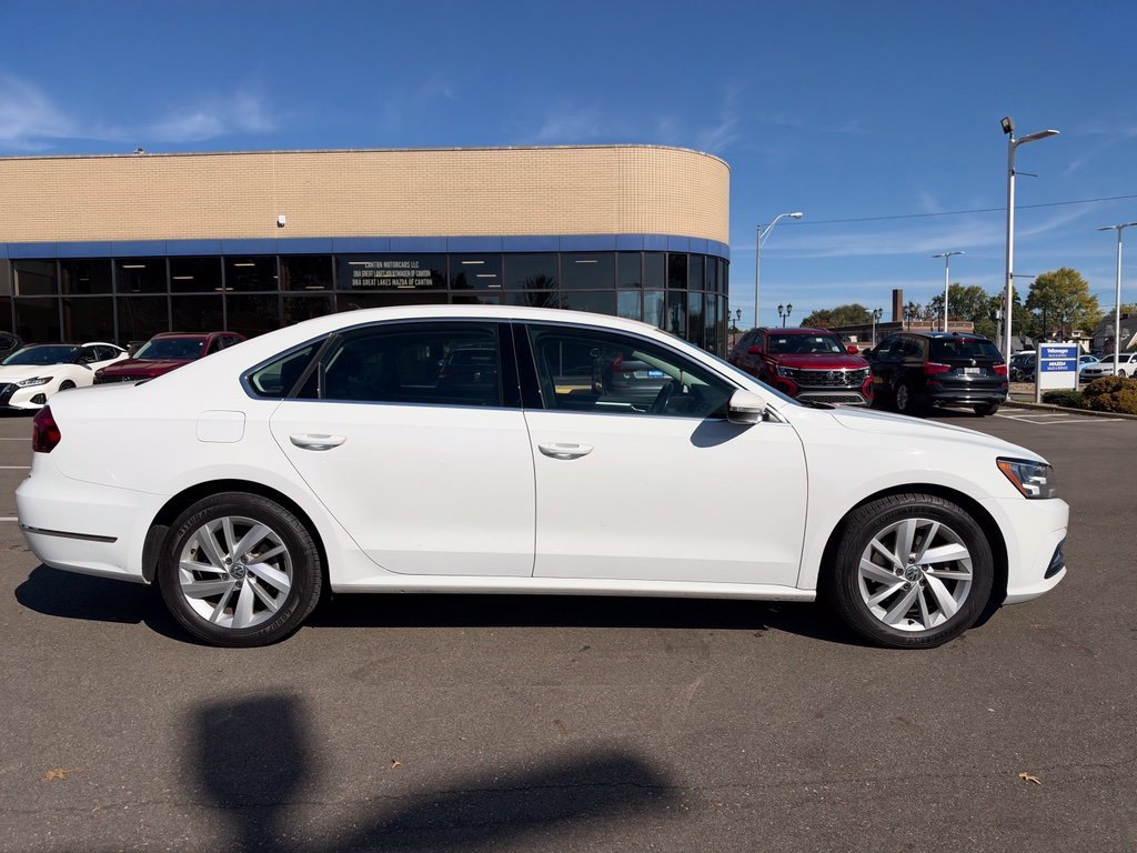 Used 2018 White Volkswagen 2.0T SE image 4