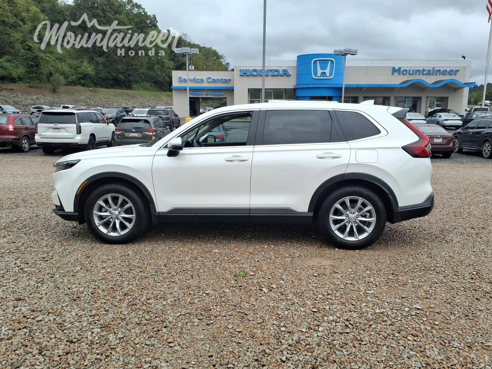Used 2024 Platinum White Pearl Honda  image 8
