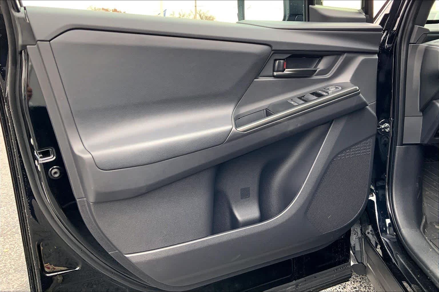 2026 Toyota bZ XLE - Photo 10