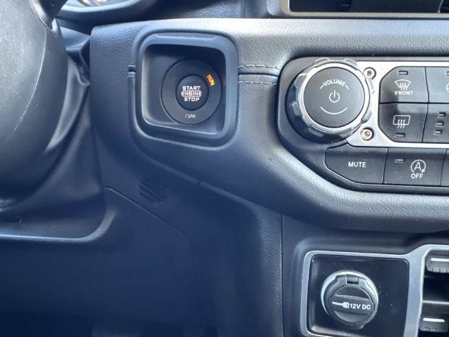 Used 2025 Black Jeep Sahara image 52