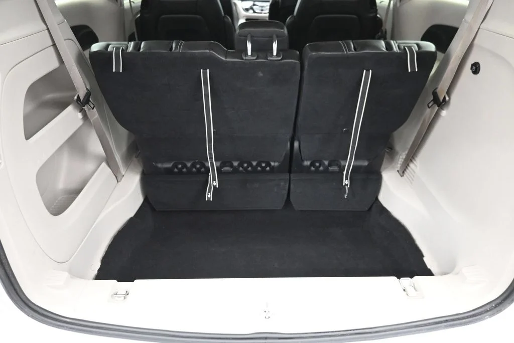 Used 2023 White Chrysler Touring L image 13