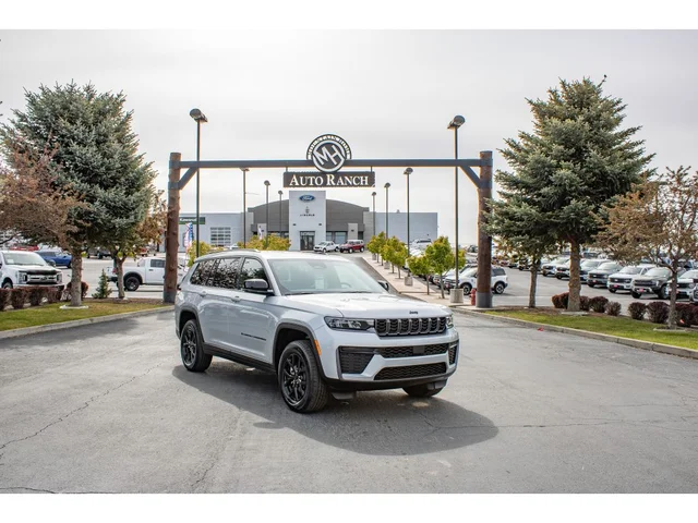 2026 Jeep Grand Cherokee L Laredo Altitude
