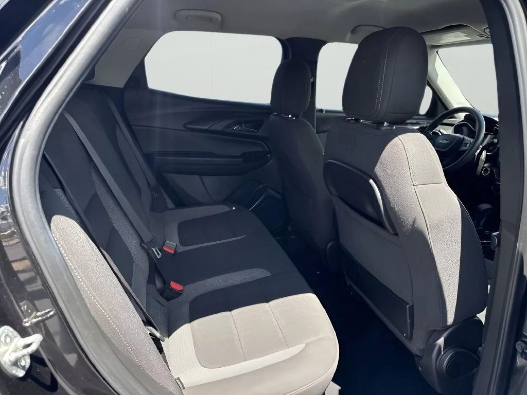 Used 2021 MOSAIC BLACK METALLIC Chevrolet LT image 27
