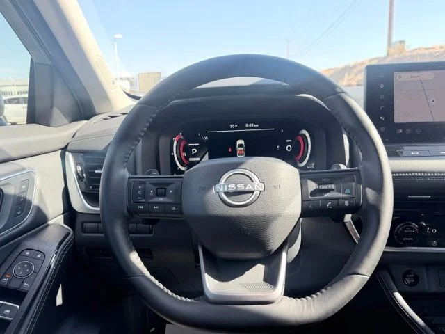 2025 Nissan Rogue Platinum - Photo 9