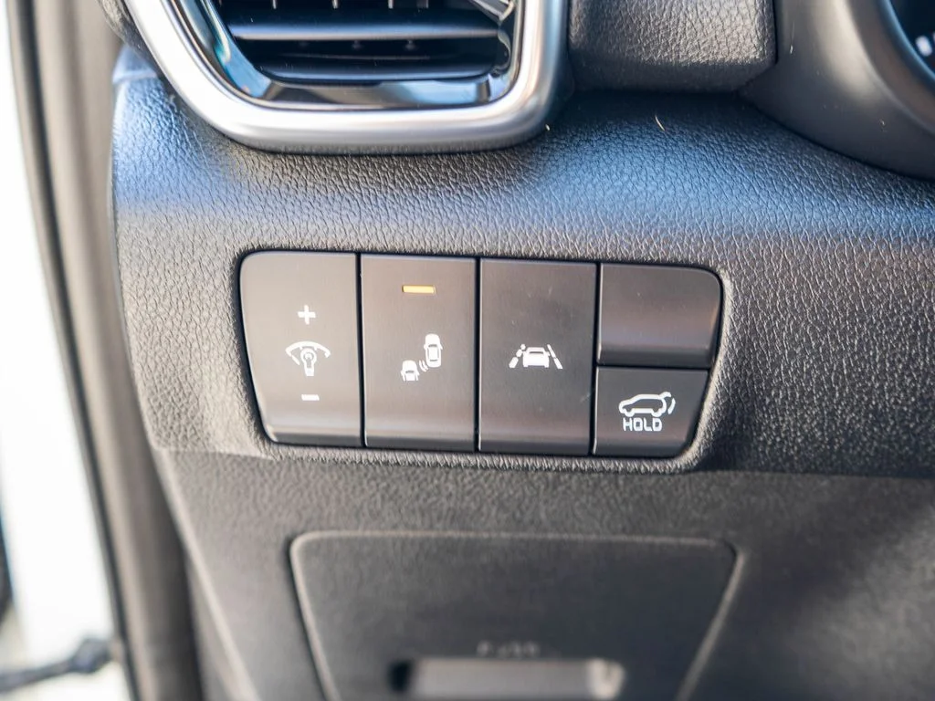 Used 2020 White Kia EX image 18
