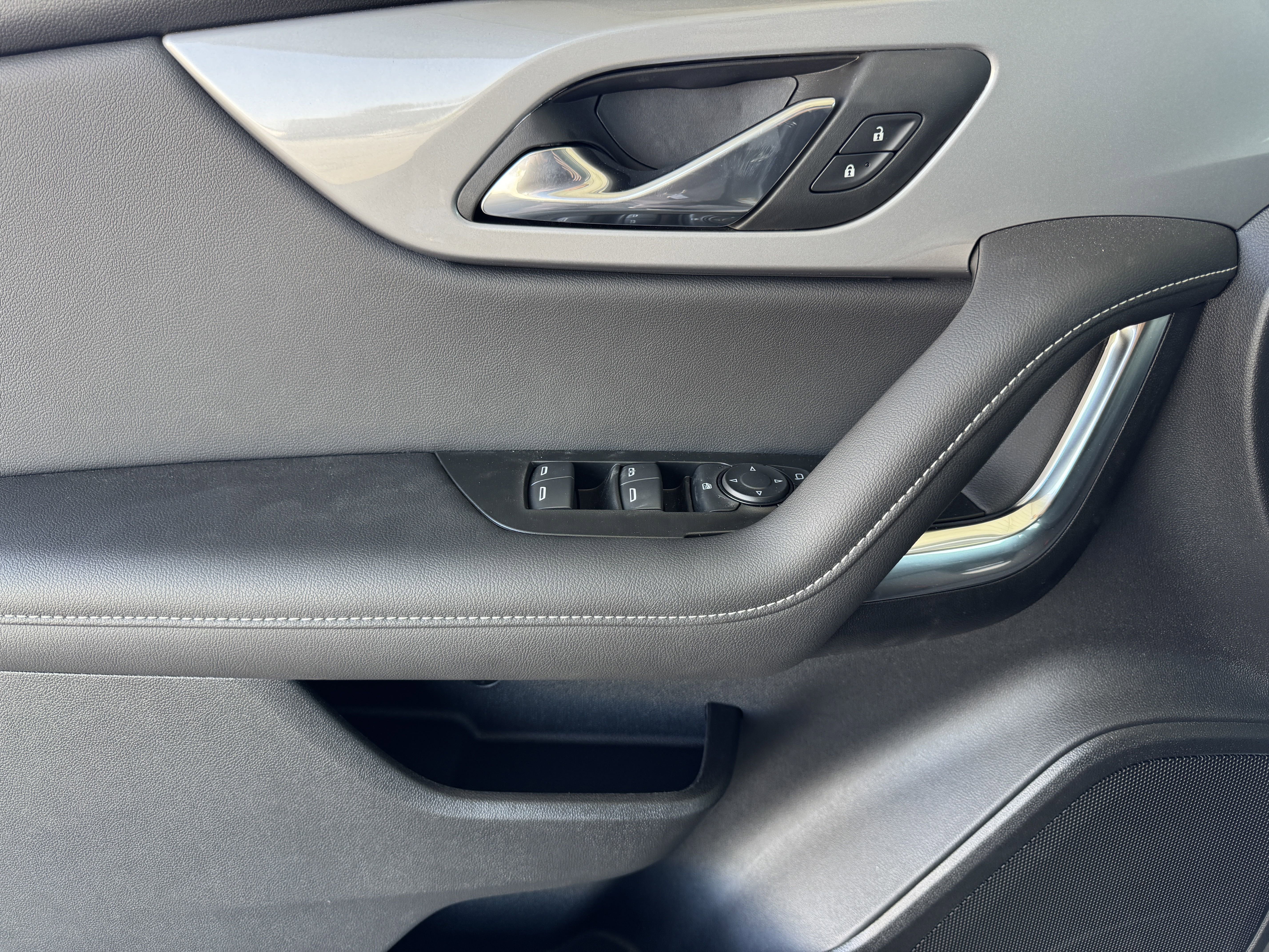 2025 Chevrolet Blazer 2LT - Photo 9