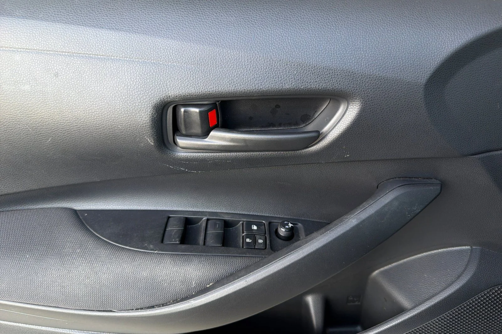 Used 2023 Silver Toyota LE image 13