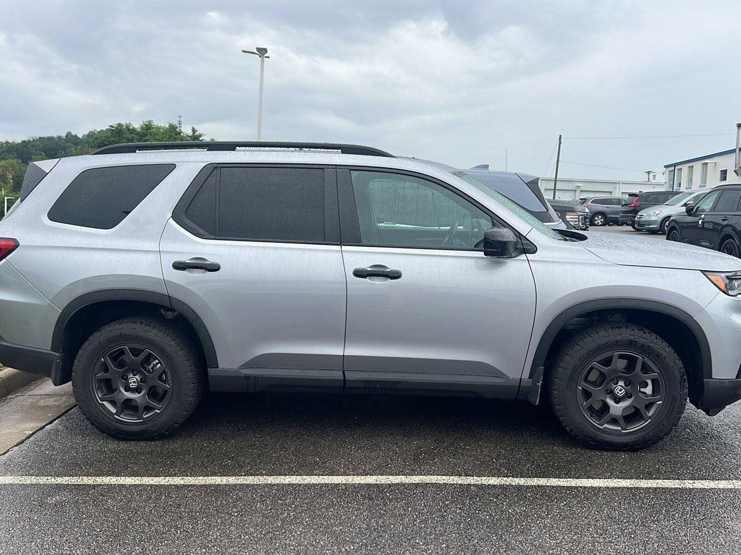 Used 2025 Lunar Silver Metallic Honda TrailSport image 5