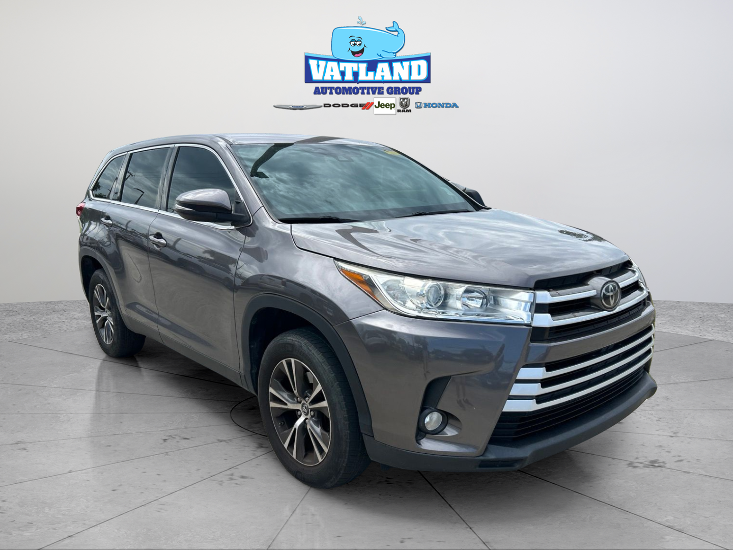 Used 2019 Gray Toyota LE Plus image 7