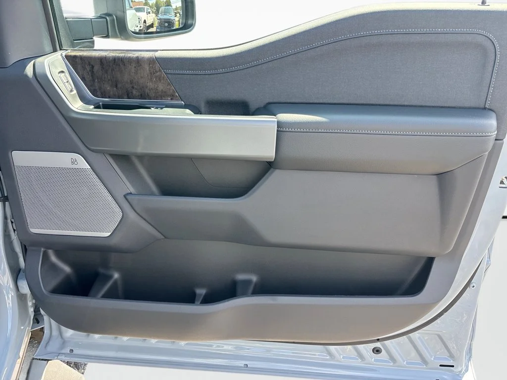 New 2026 Glacier Gray Metallic Tri-Coat Ford F-250® Lariat® image 15