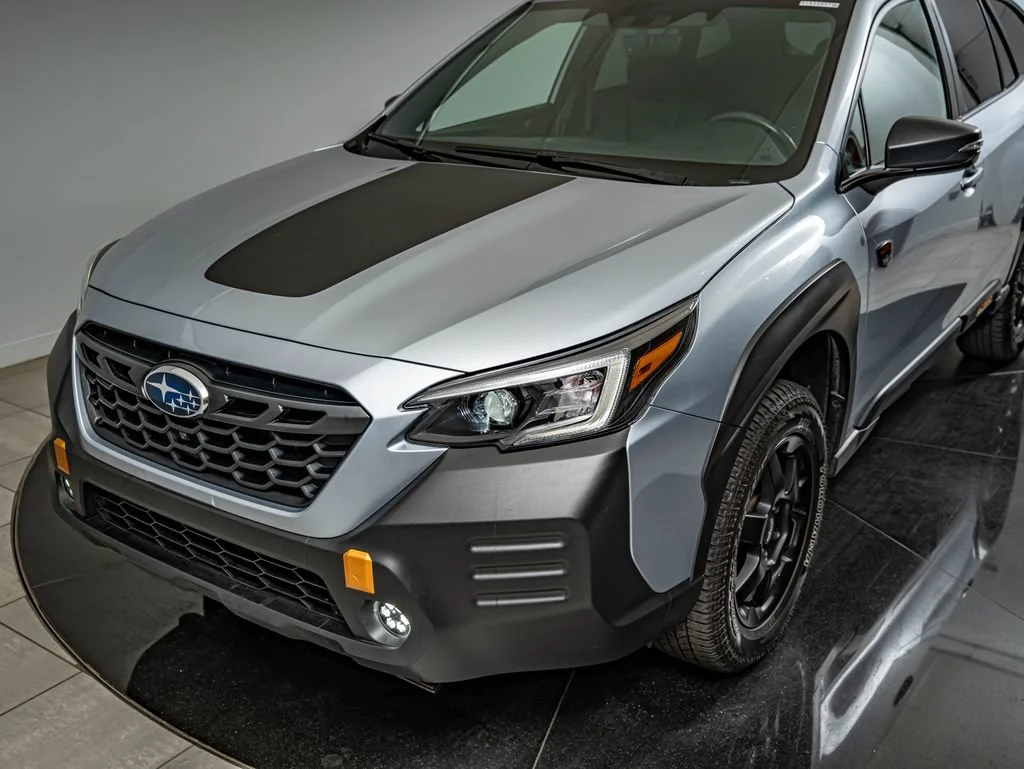 Used 2023 Ice Silver Metallic Subaru Wilderness image 15