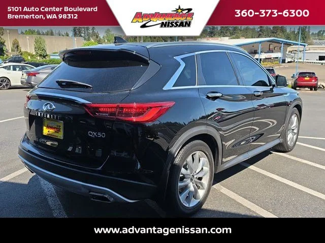 Used 2021 Black Obsidian INFINITI LUXE image 5
