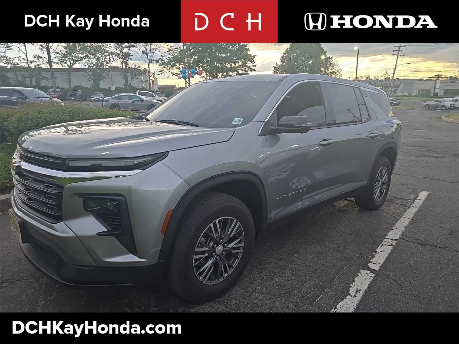 2024 Chevrolet Traverse FWD LS's photo