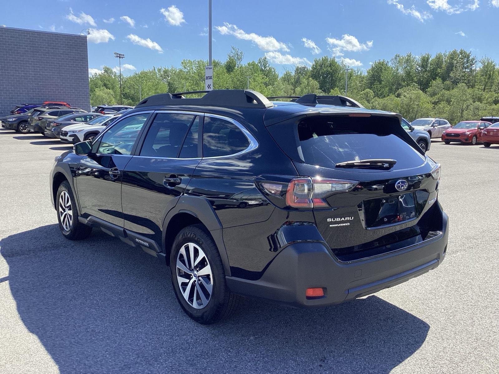 Used 2025 Crystal Black Silica Subaru Premium image 5