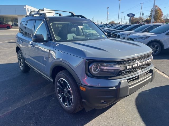 New 2025 Azure Gray Metallic Tri-Coat Ford Outer Banks image 3
