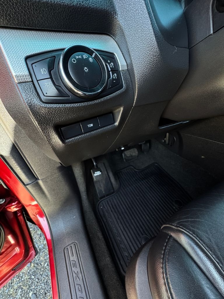 Used 2014 Ruby Red Metallic Ford XLT image 16