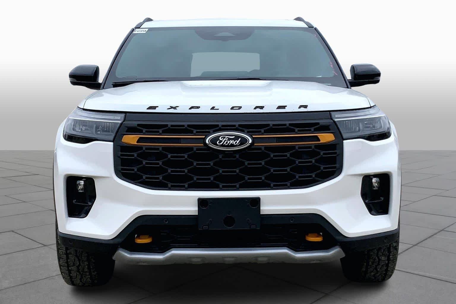 New 2026 Star White Metallic Tri-Coat Ford Tremor® image 3