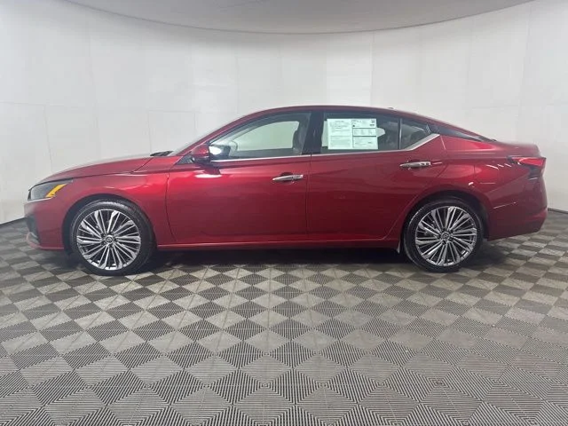Used 2024 Red Nissan 2.5 SL image 7