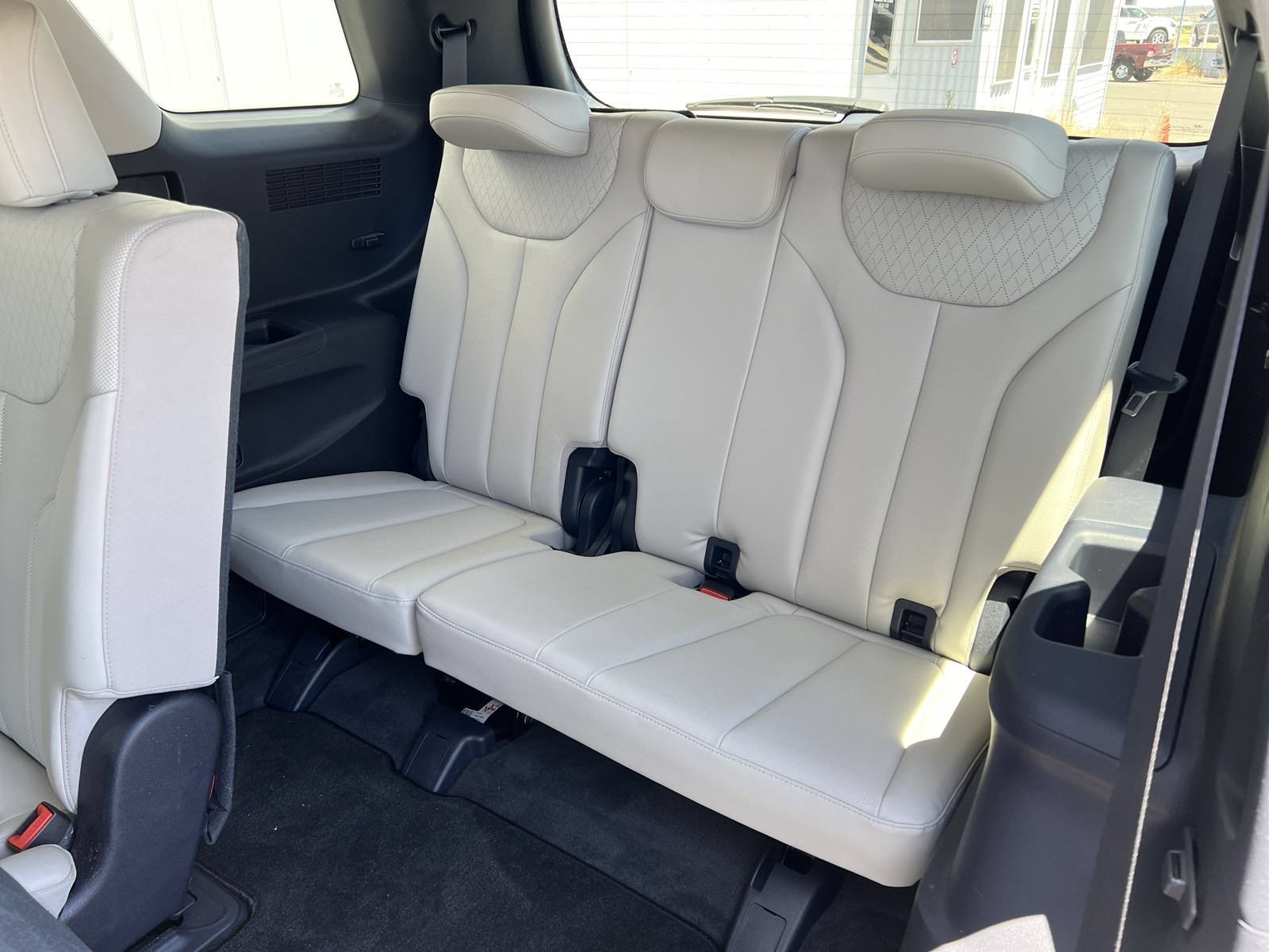 Used 2022 Black Hyundai SEL image 11