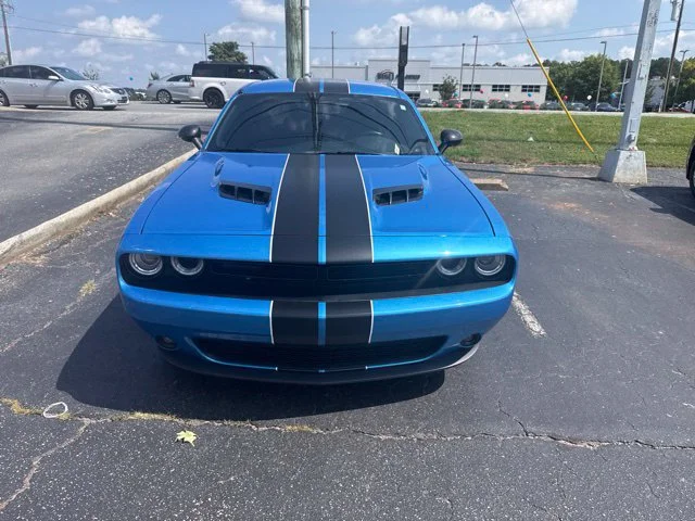 Used 2023 Blue Dodge SXT image 9