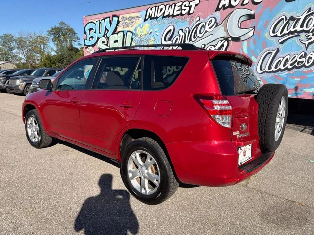 Used 2011 Red Toyota Base image 4