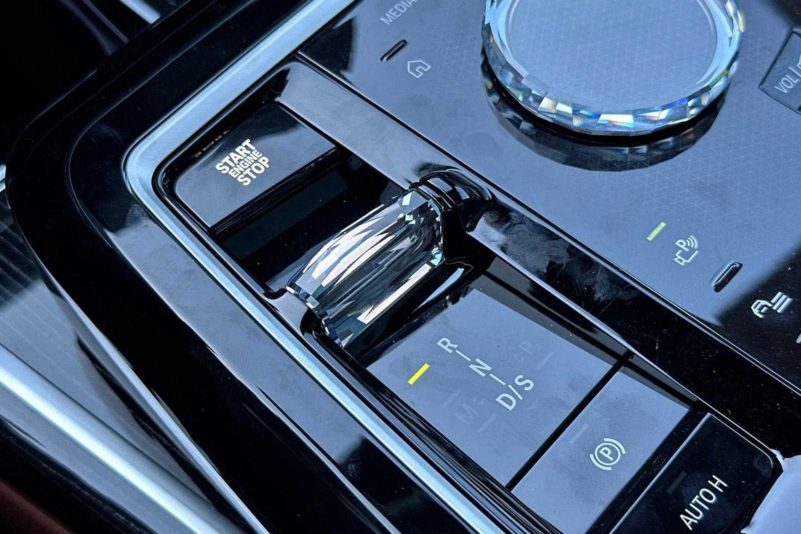 2026 BMW 7 Series 750e - Photo 20