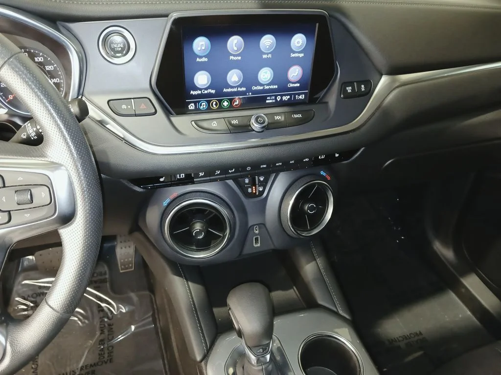 Used 2021 White Chevrolet LT image 18