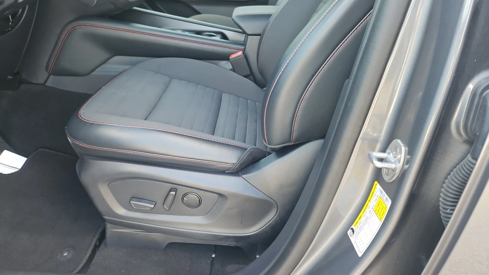 Used 2025 Gray Ford ST-Line 4WD image 11