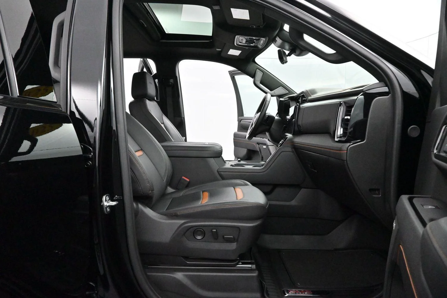 Used 2025 Onyx Black GMC AT4 image 32