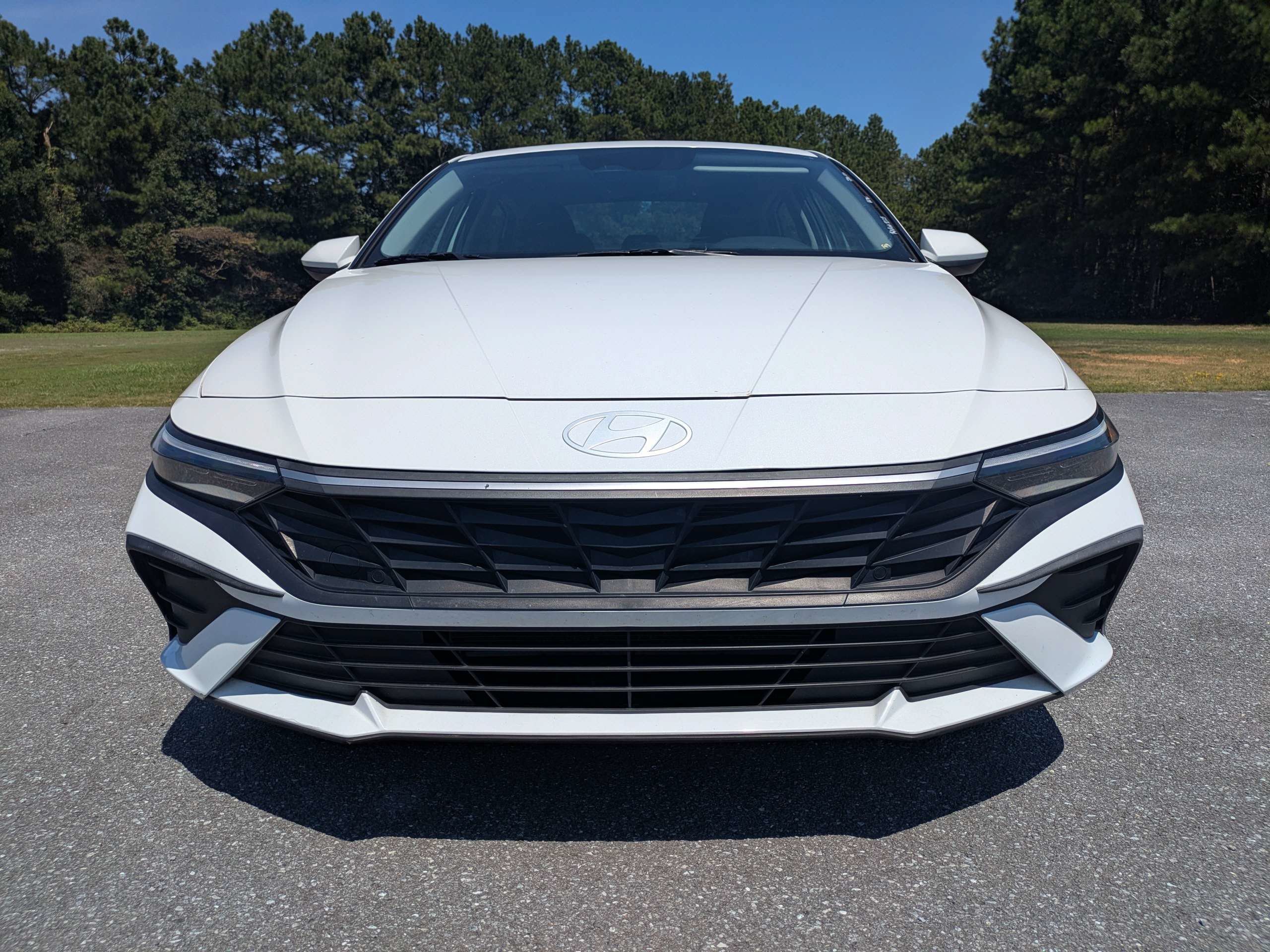 Used 2024 Serenity White Hyundai SEL image 3