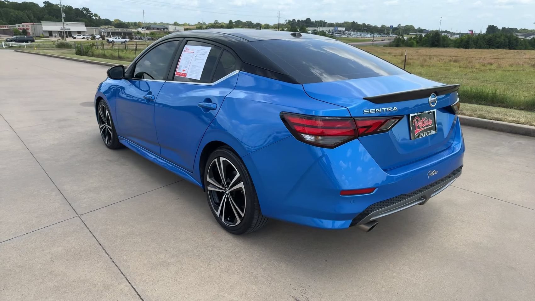Used 2020 Electric Blue Metallic Nissan SR image 7