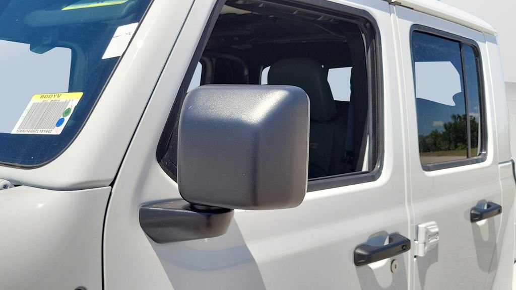 New 2026 Bright White Clear-Coat Exterior Paint Jeep Mojave X image 26