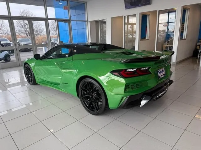 New 2026 Roswell Green Metallic Chevrolet 2LZ image 3