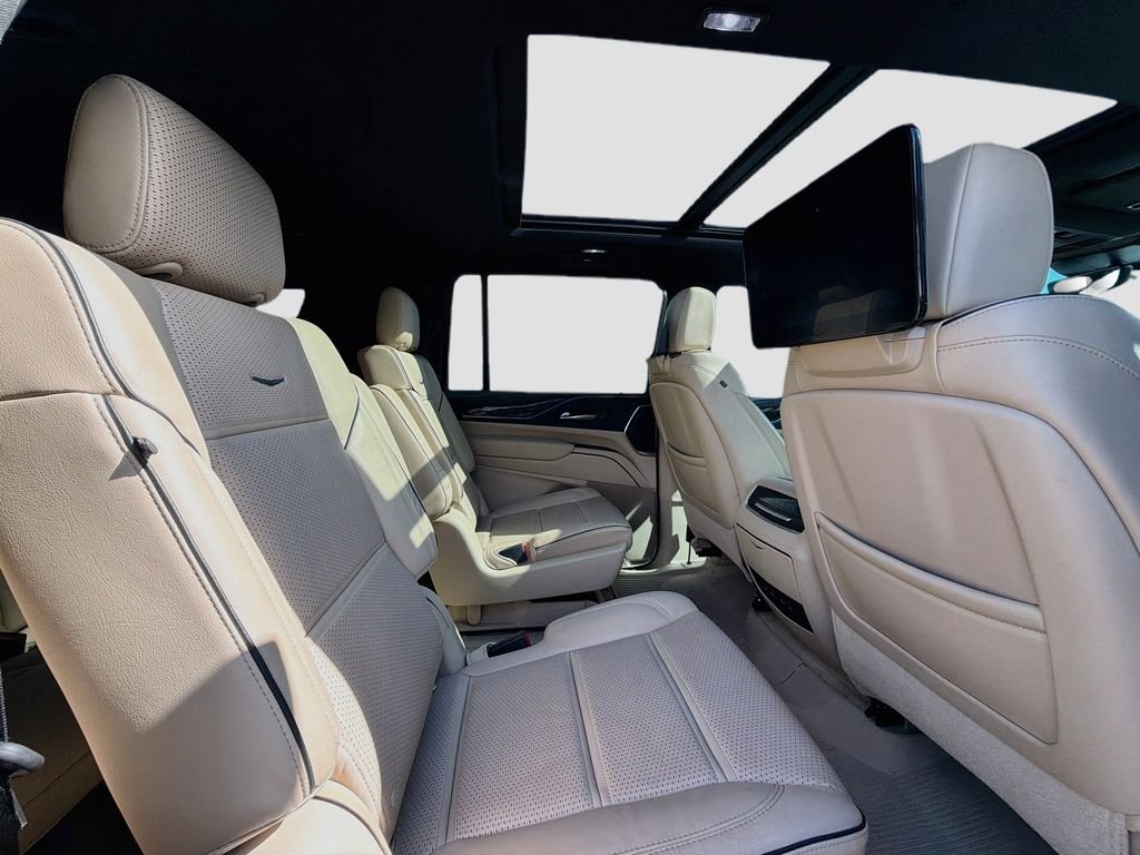 Used 2021 White Cadillac Premium image 31