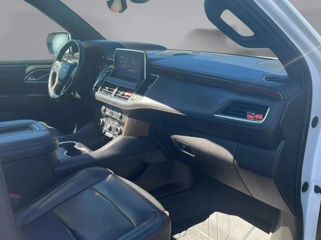 Used 2021 Iridescent Pearl Tricoat Chevrolet High Country image 23