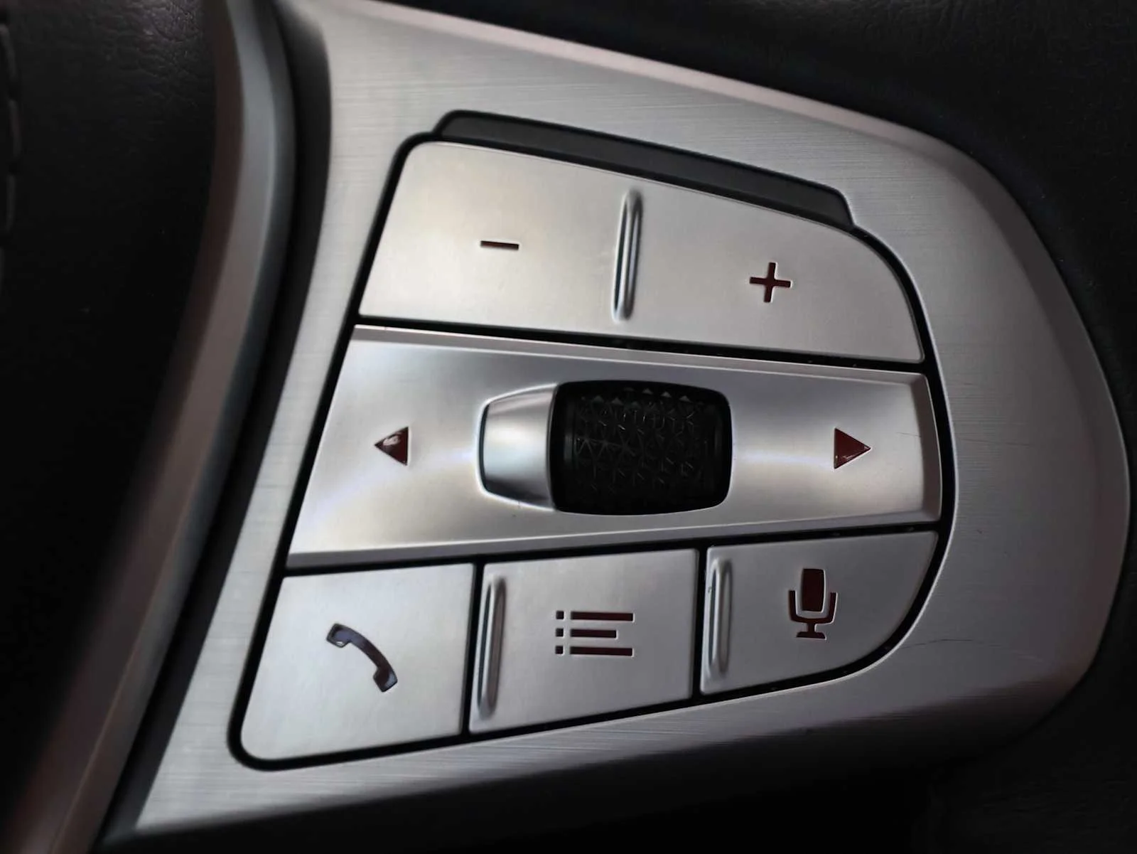 Certified Used 2024 Alpine White BMW xDrive40i image 21