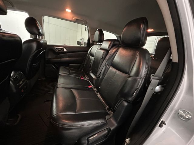 Used 2020 Silver Nissan SL image 19