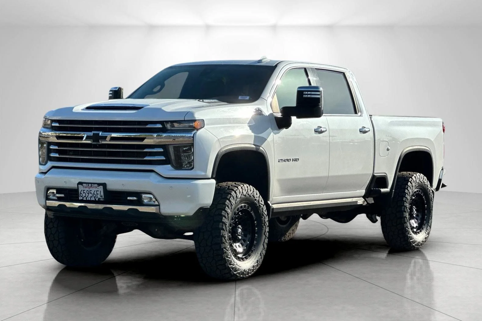 Used 2020 Iridescent Pearl Tricoat Chevrolet High Country image 7