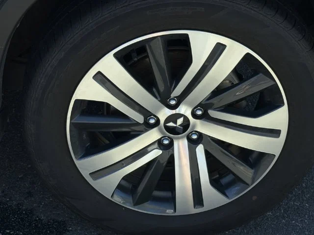 Used 2024 Gray Mitsubishi 2.0 ES image 8