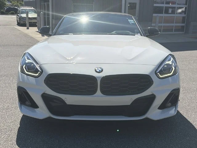 Used 2023 White BMW sDrive30i image 16