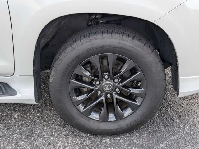 Used 2022 Starfire Pearl Lexus GX 460 Premium image 11
