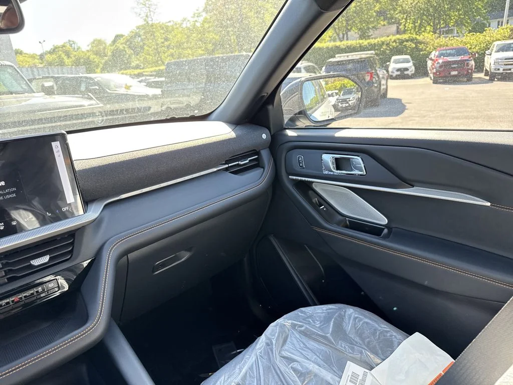 New 2026 White Ford Tremor image 15