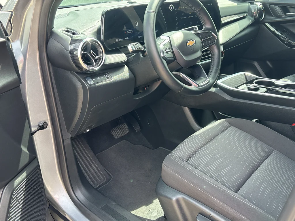 Used 2026 Sterling Gray Metallic Chevrolet AWD LT image 9