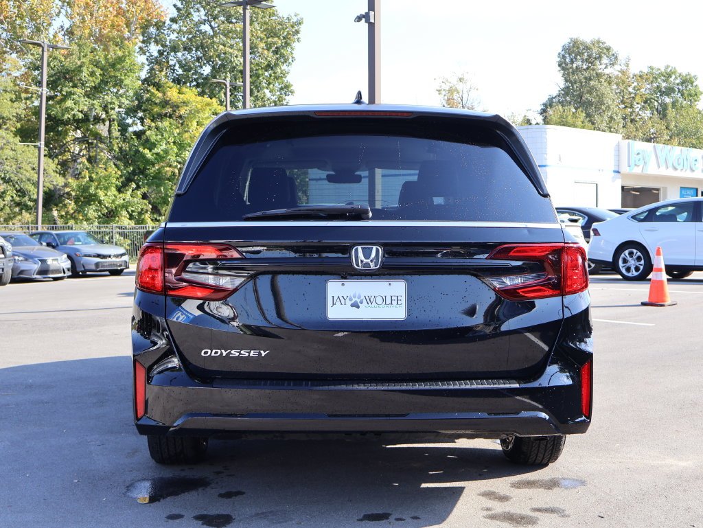 Used 2025  Honda EX-L image 6