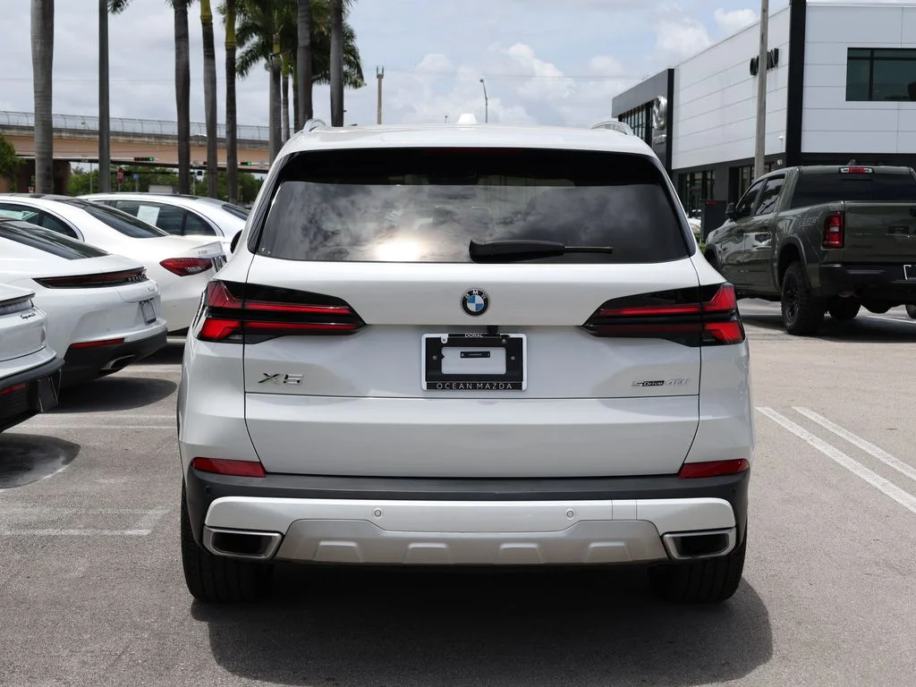 Used 2026 White BMW sDrive40i image 6