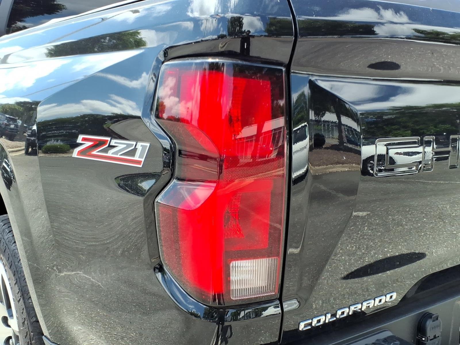 Used 2023 Black Chevrolet 4WD Z71 image 19