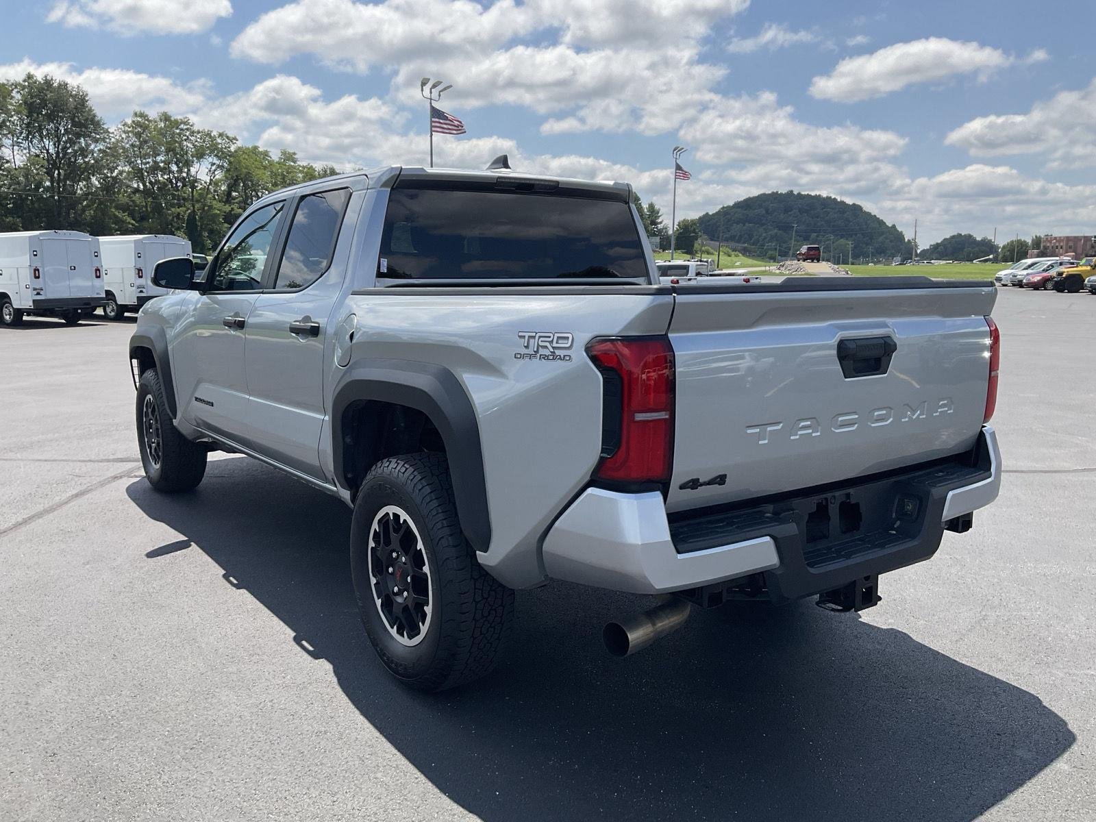 Used 2025 SILVER TOYOTA TRD OFF ROAD DOUBLE CAB 5 image 8