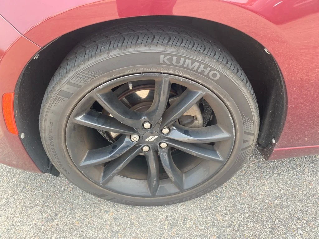 Used 2018 Red Dodge SXT image 11