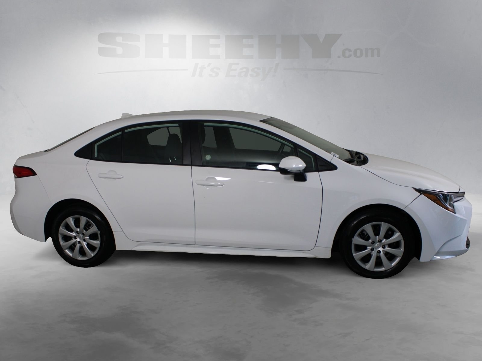 Used 2025 White Toyota LE image 10